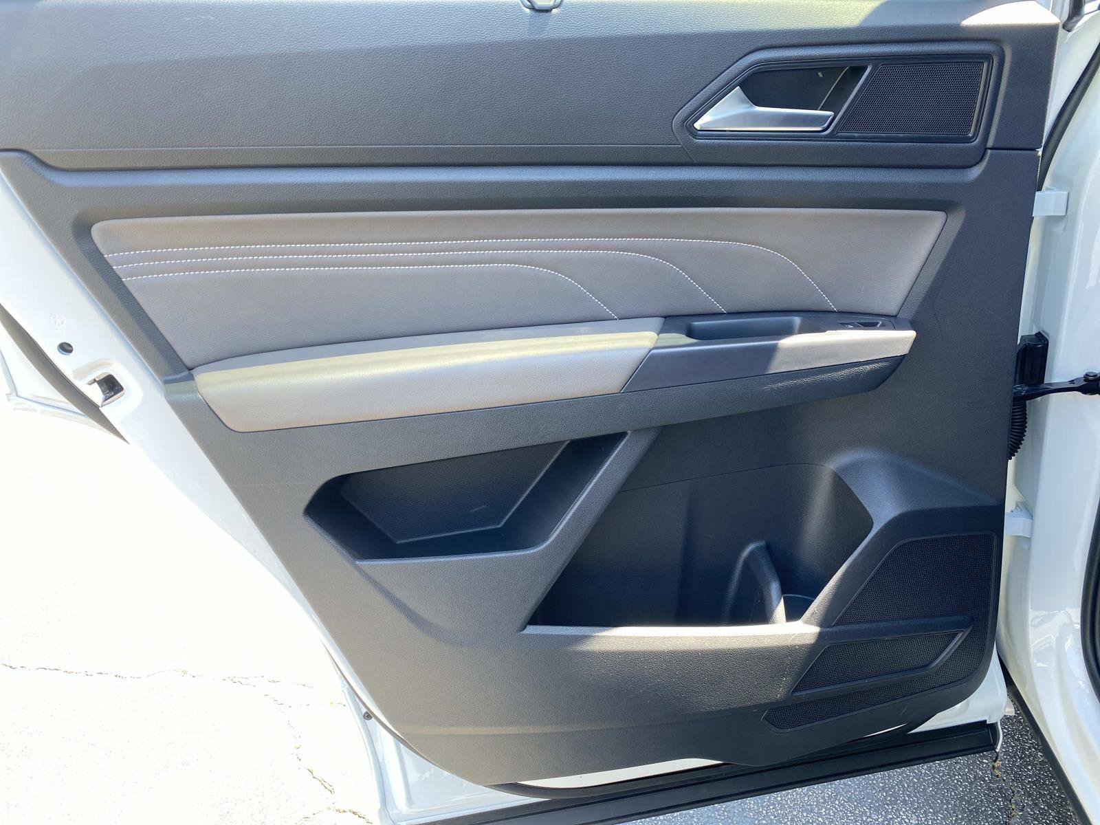 Used 2021 Volkswagen Atlas SE w/ Panoramic Sunroof Package image 19