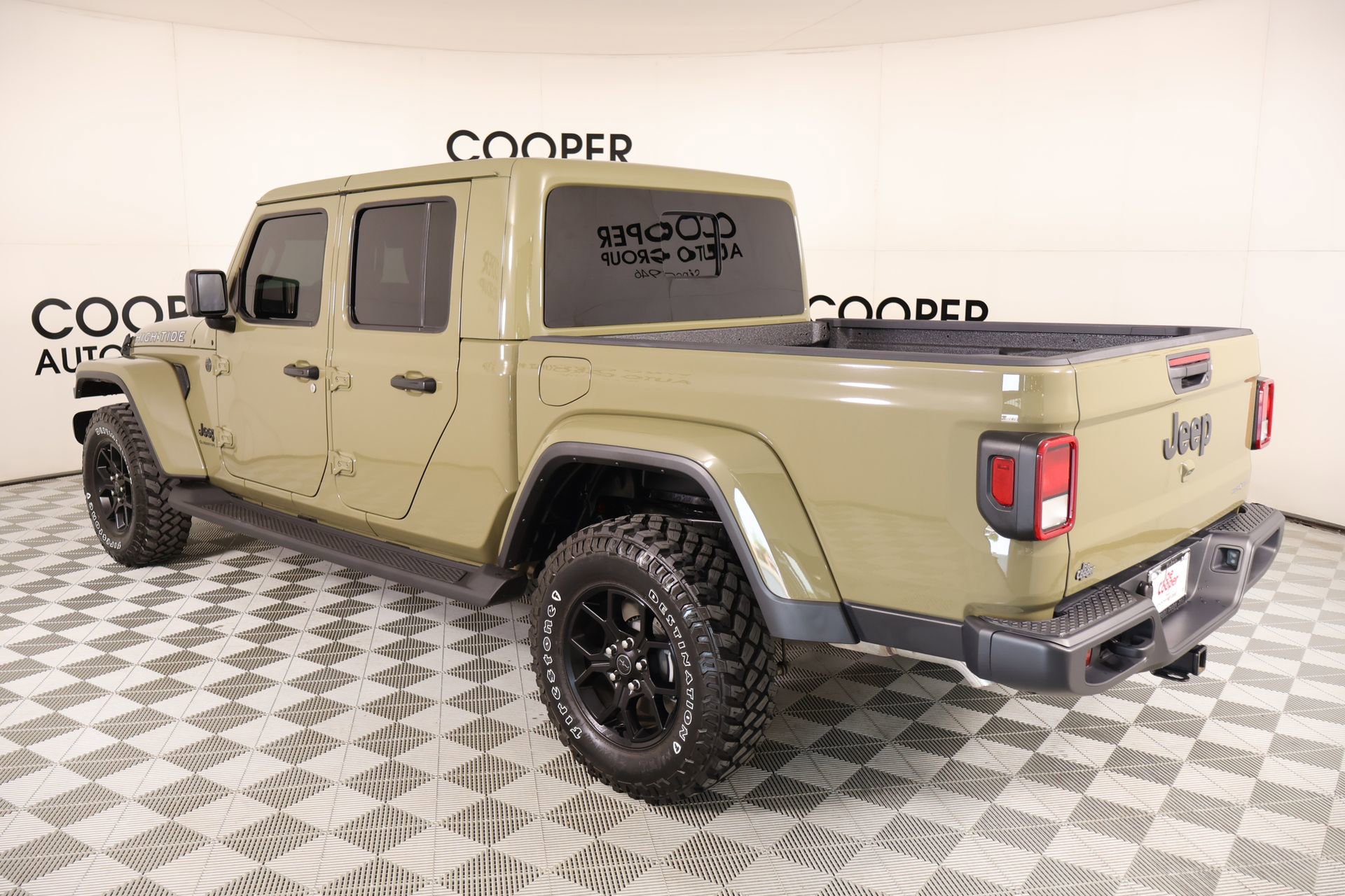 Used 2025 Jeep Gladiator Sport AWD/4WD image 22