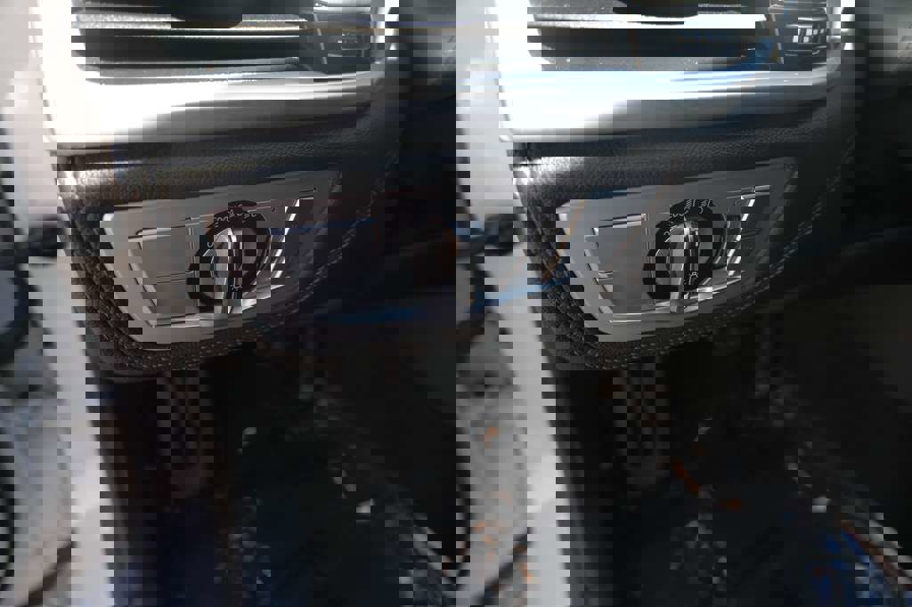 Used 2021 BMW 750i xDrive w/ M Sport Package image 22