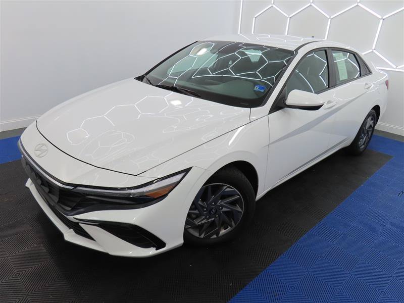 Used 2024 Hyundai Elantra SEL FWD image 4