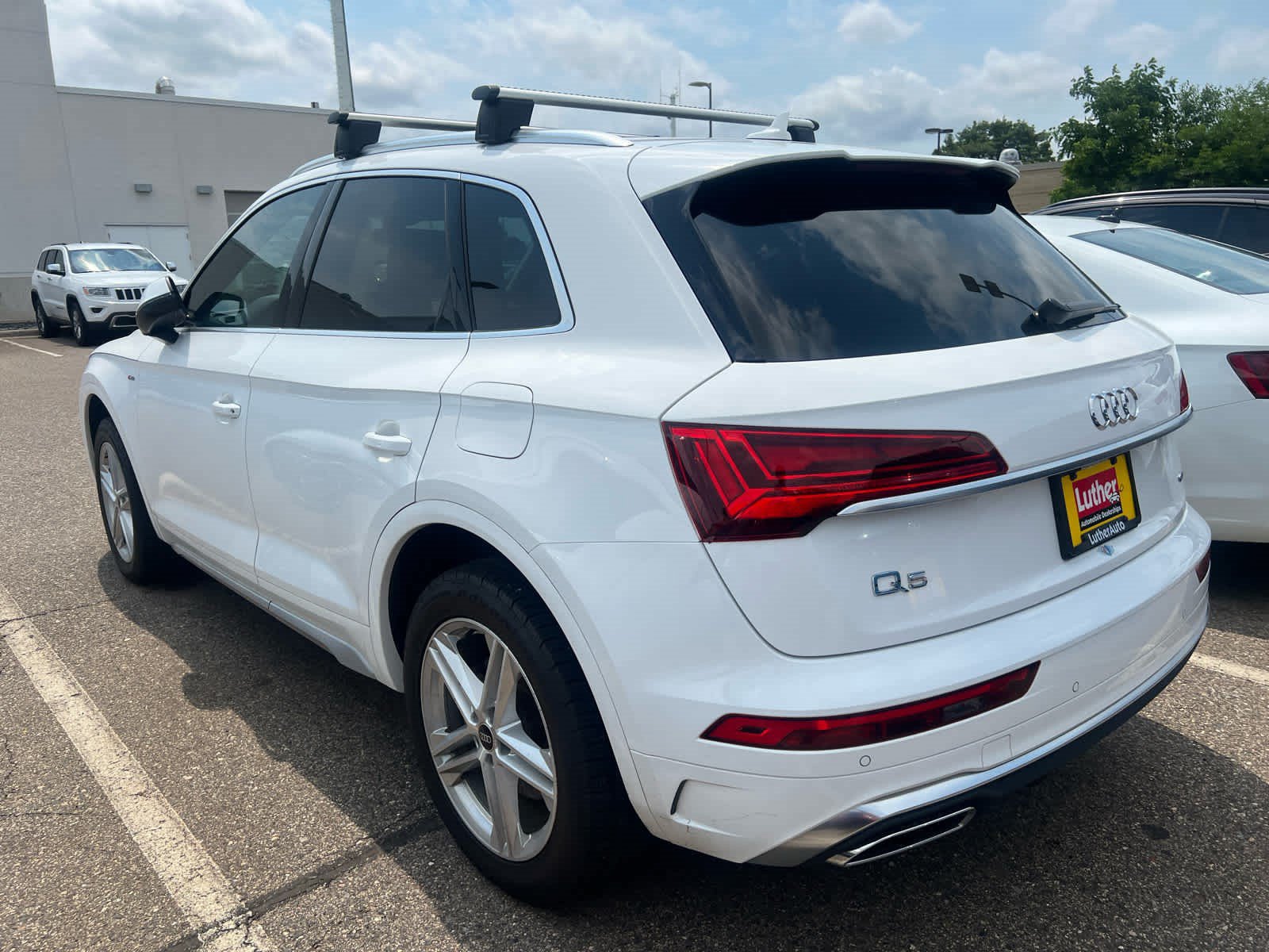 Used 2023 Audi Q5 e Premium w/ Convenience Package AWD/4WD image 4