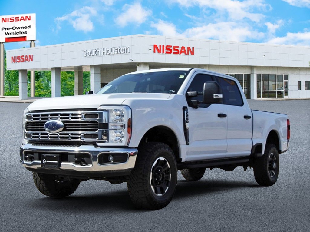 Used 2025 Ford F250 XLT w/ Tremor Off-Road Package image 2