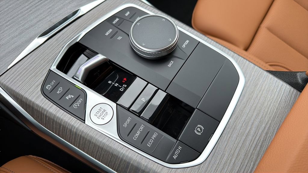 New 2026 BMW 330i Sedan w/ M Sport Package image 19