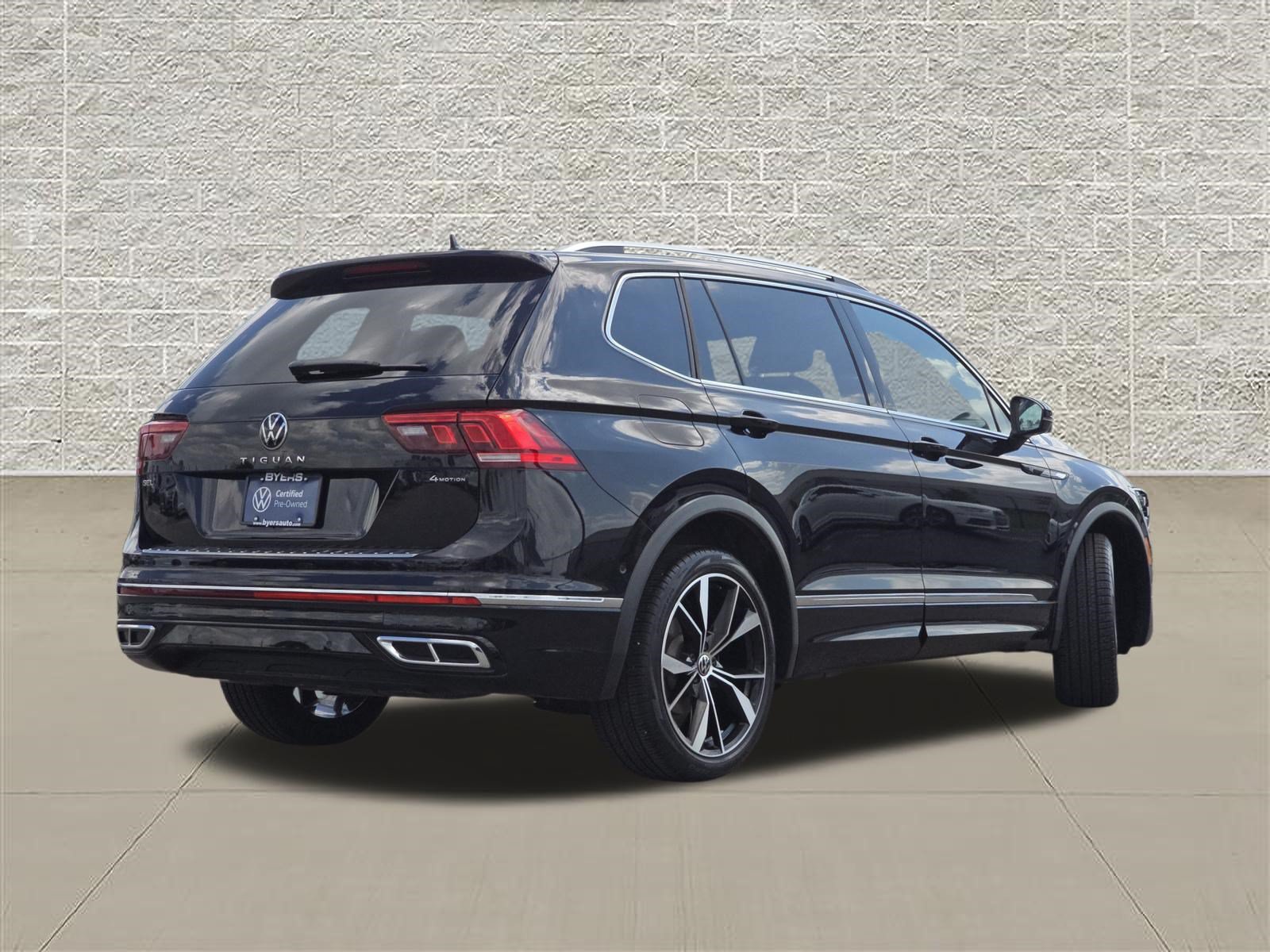 Certified 2024 Volkswagen Tiguan SEL R-Line AWD/4WD image 7