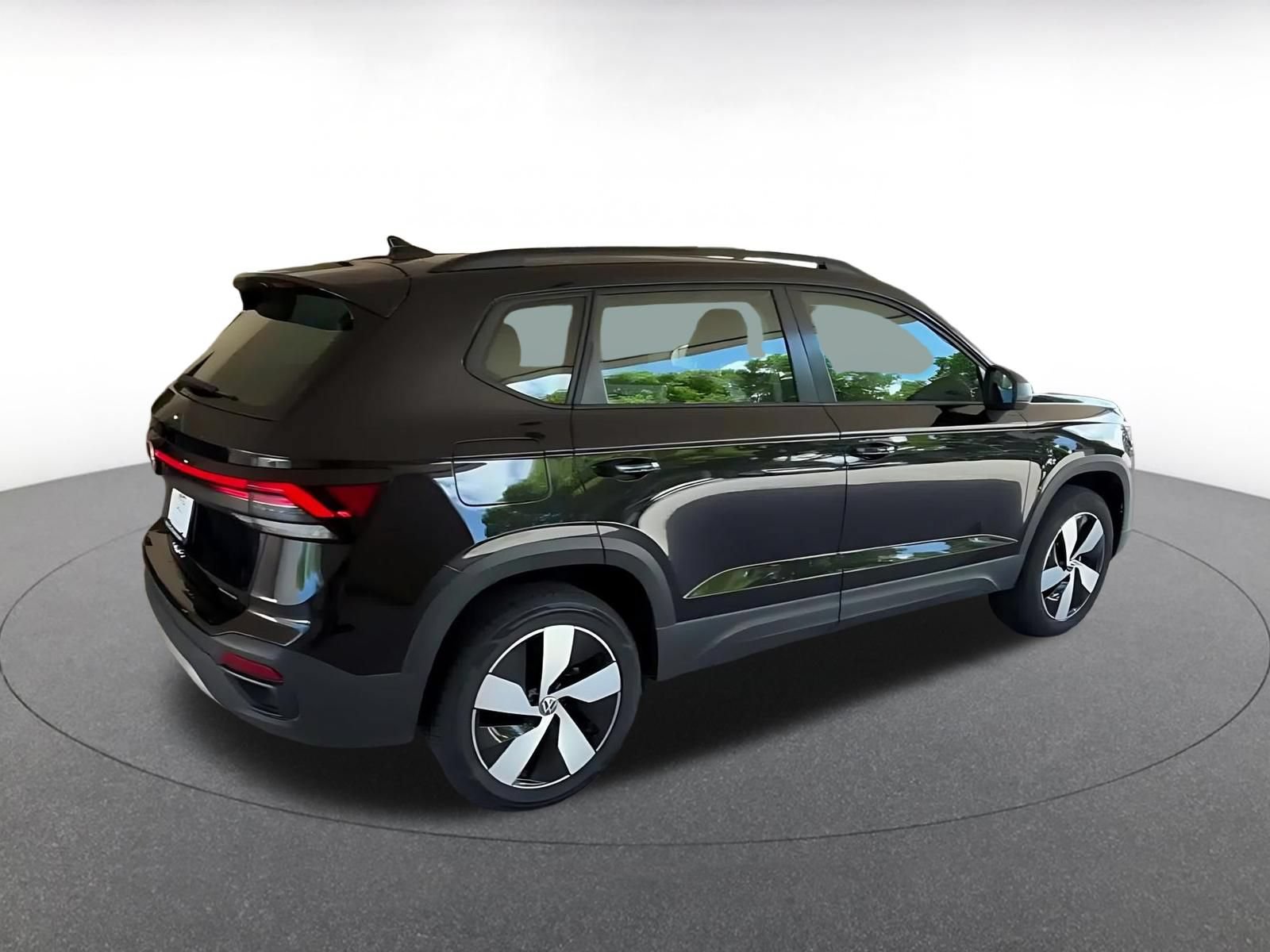 Used 2025 Volkswagen Taos S AWD/4WD image 15