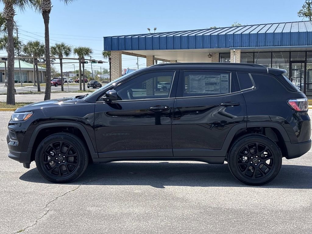 New 2026 Jeep Compass Latitude image 2