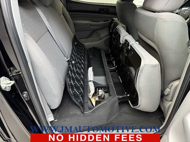 Used 2015 Toyota Tacoma 4x4 Double Cab w/ SR5 Package image 18