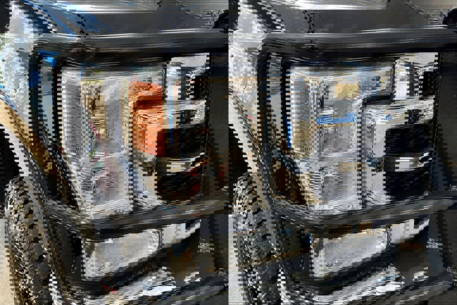 Used 2021 Ford F350 Lariat w/ Tremor Off-Road Package image 28