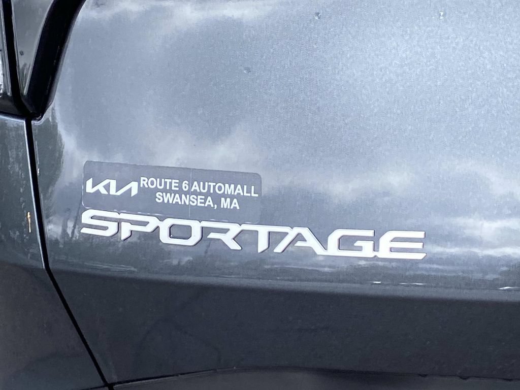 Used 2024 Kia Sportage EX AWD/4WD image 4