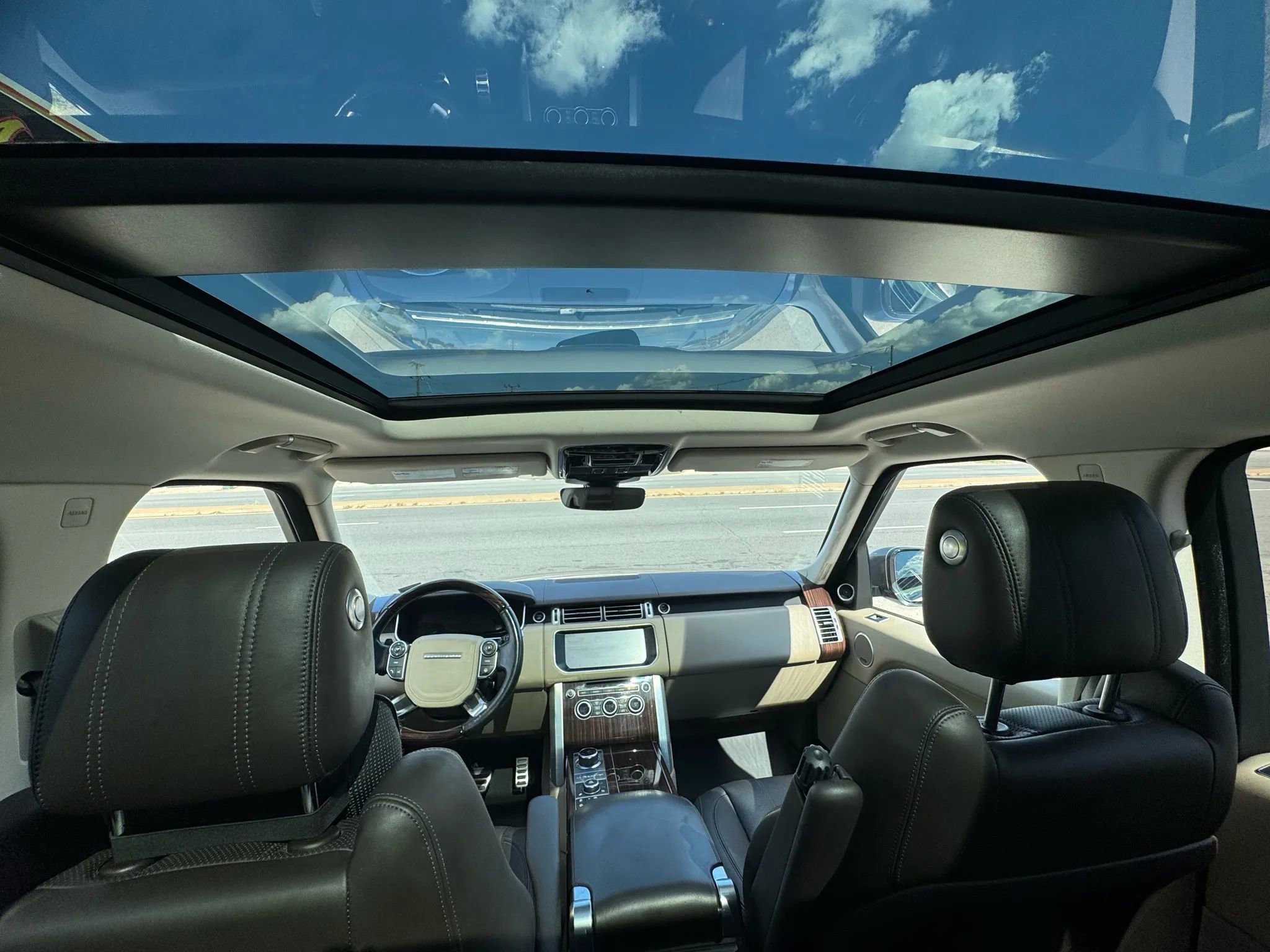 Used 2017 Land Rover Range Rover Supercharged image 27
