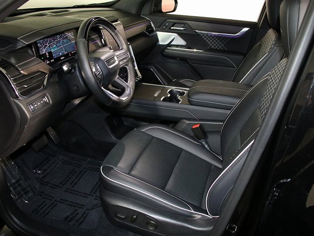 Used 2024 GMC Acadia Denali w/ Super Cruise Package image 12