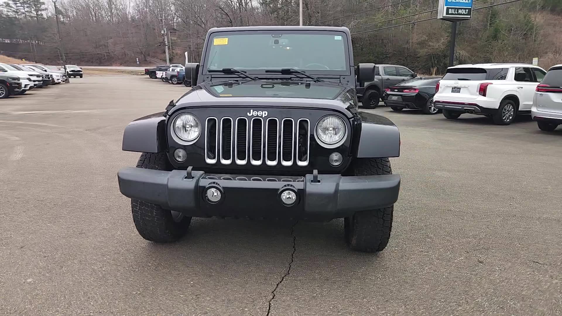 Used 2016 Jeep Wrangler Unlimited Sahara w/ Connectivity Group image 16