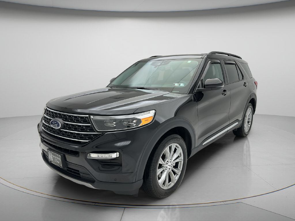 Used 2023 Ford Explorer XLT w/ Equipment Group 202A AWD/4WD image 3