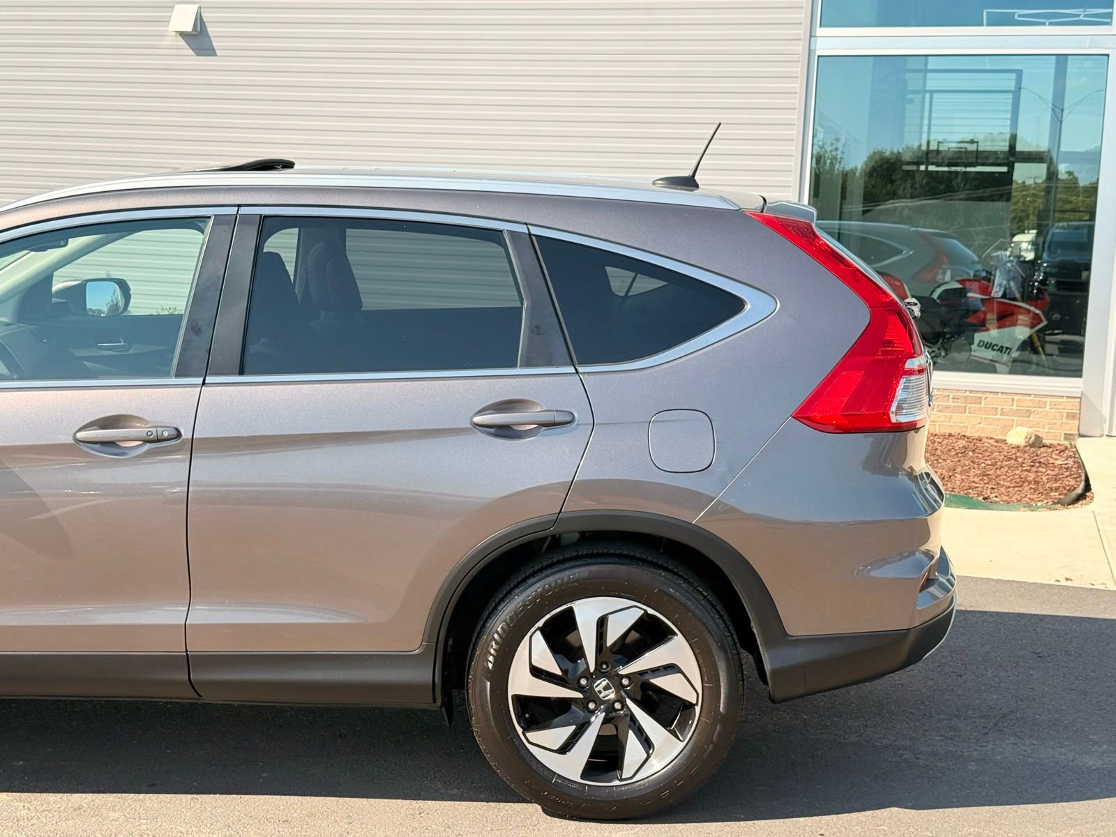 Used 2015 Honda CR-V Touring image 9
