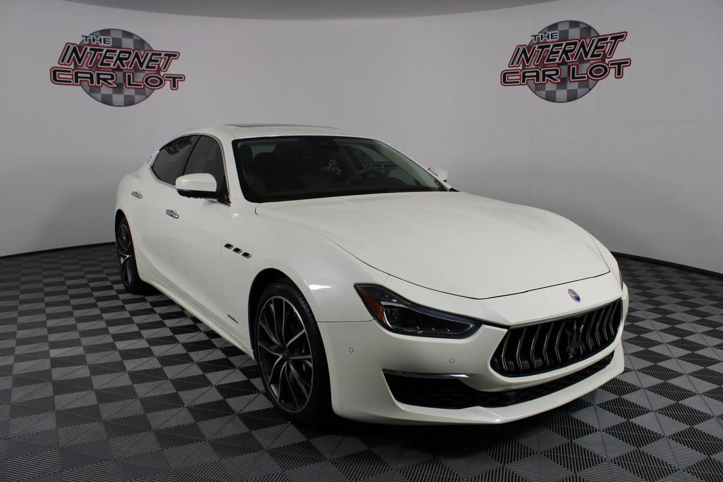 Used 2019 Maserati Ghibli S GranLusso image 9