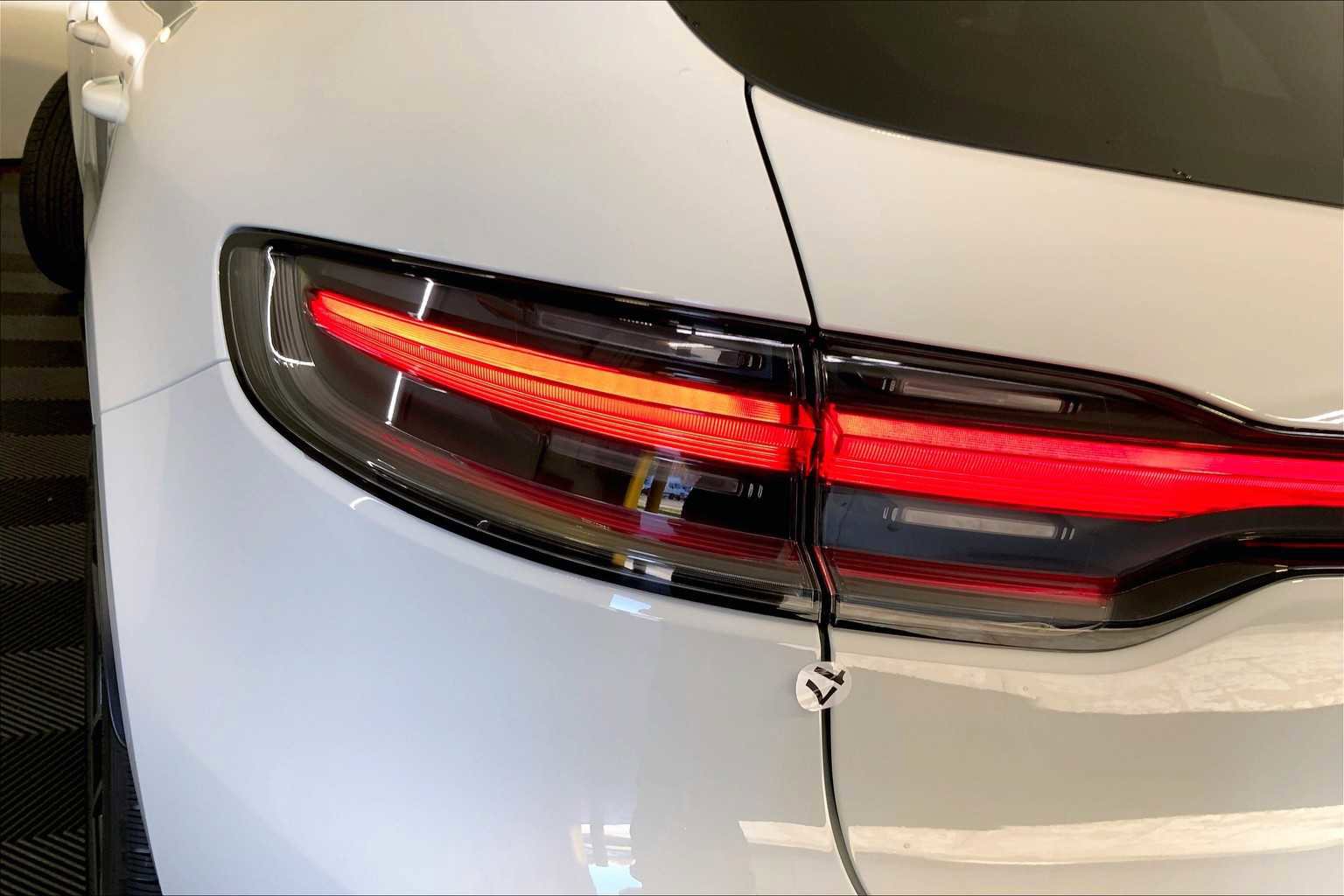 New 2026 Porsche Macan image 18