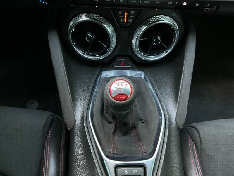 Used 2022 Chevrolet Camaro ZL1 RWD image 29