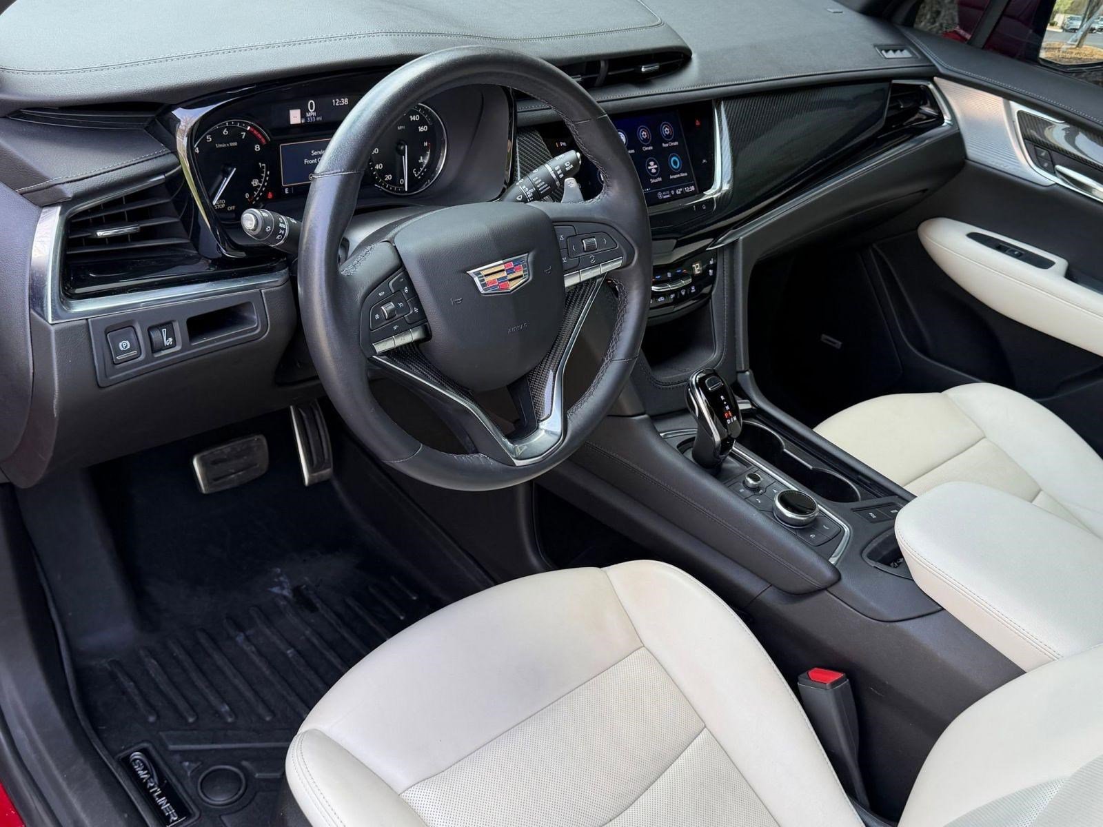 Used 2023 Cadillac XT6 Sport w/ LPO, Premium Carpet Package AWD/4WD image 4