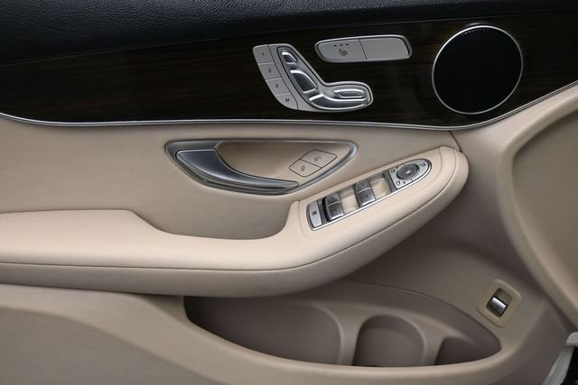 Used 2021 Mercedes-Benz GLC 300 w/ Premium Package image 7