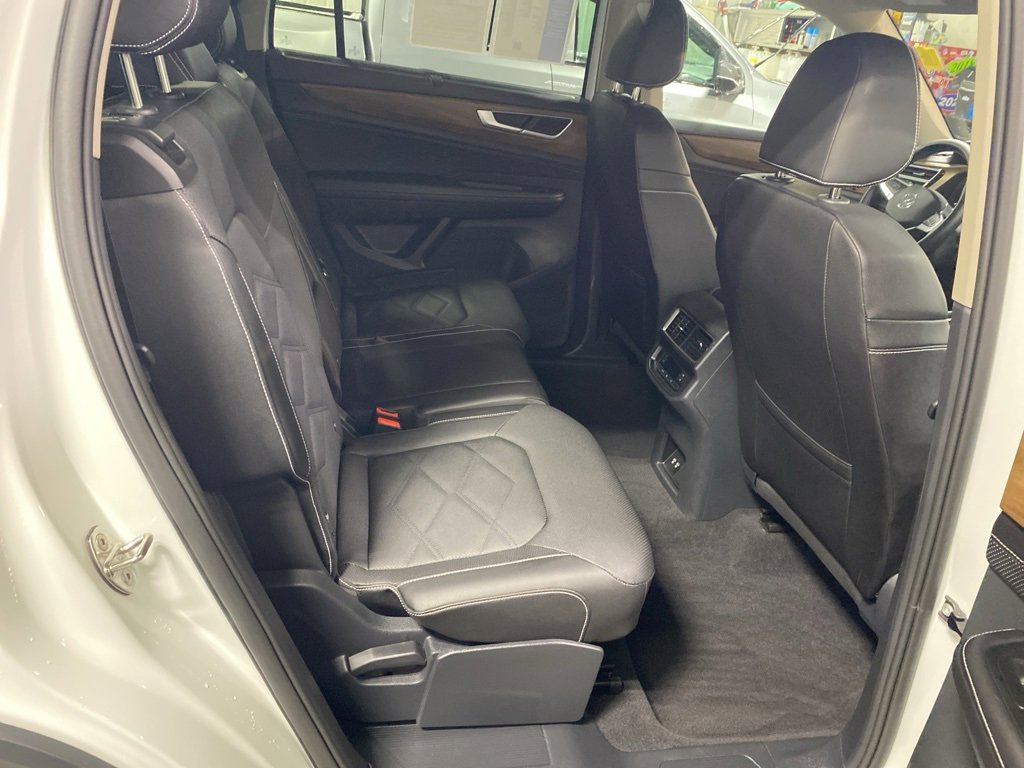 Used 2025 Volkswagen Atlas SE image 14