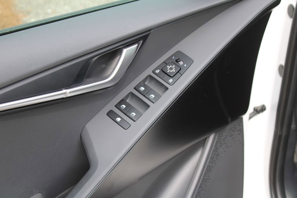 New 2026 Kia Niro EX FWD image 18