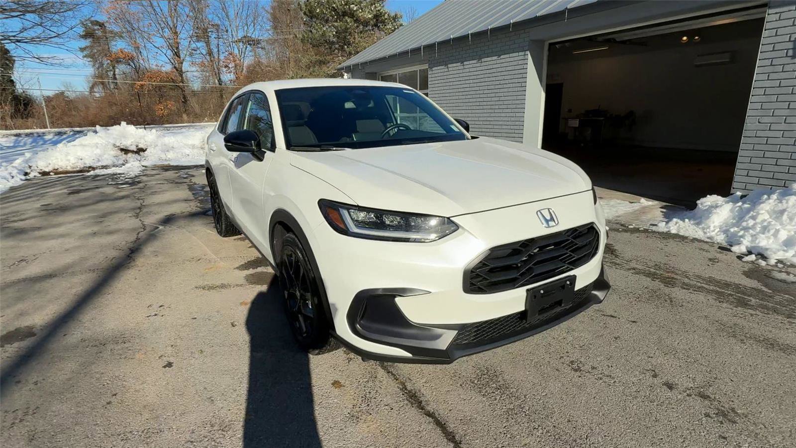 Used 2025 Honda HR-V Sport image 2