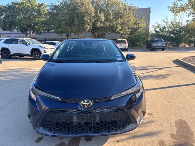 Used 2021 Toyota Corolla LE FWD image 2