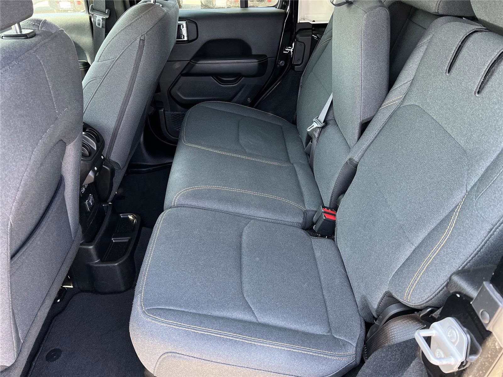 Used 2025 Jeep Wrangler Sahara w/ Safety Group image 32