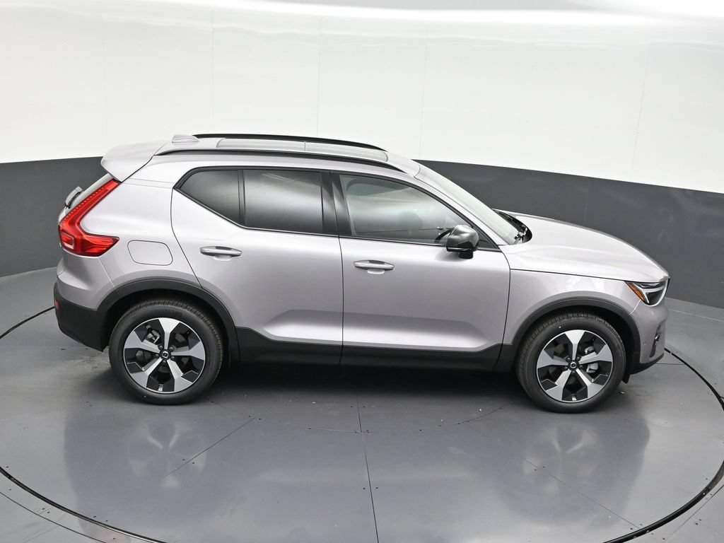New 2026 Volvo XC40 B5 Plus w/ Protection Package Premier AWD/4WD image 18