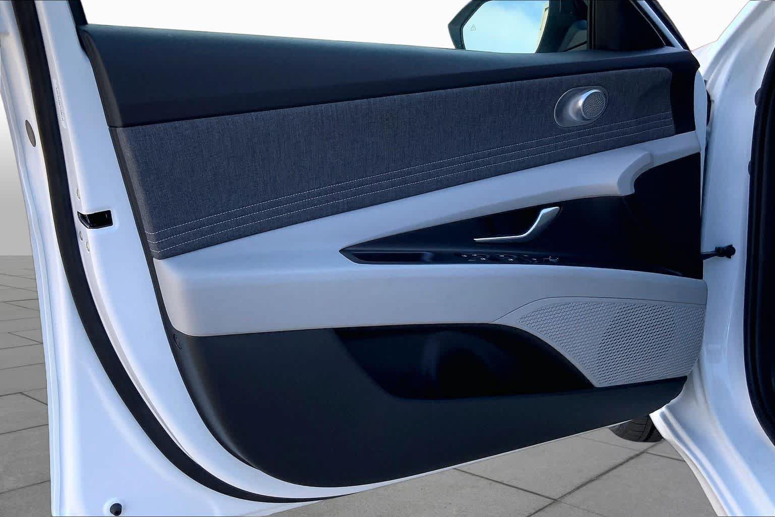 New 2026 Hyundai Elantra SEL Sport FWD image 10