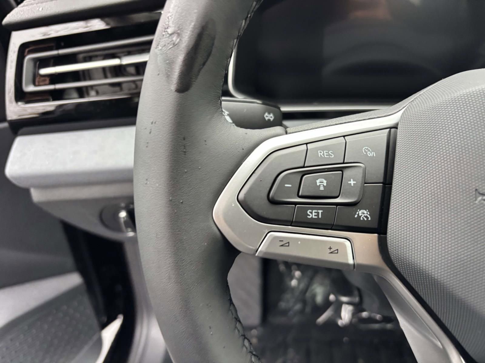New 2026 Volkswagen Jetta SE FWD image 18