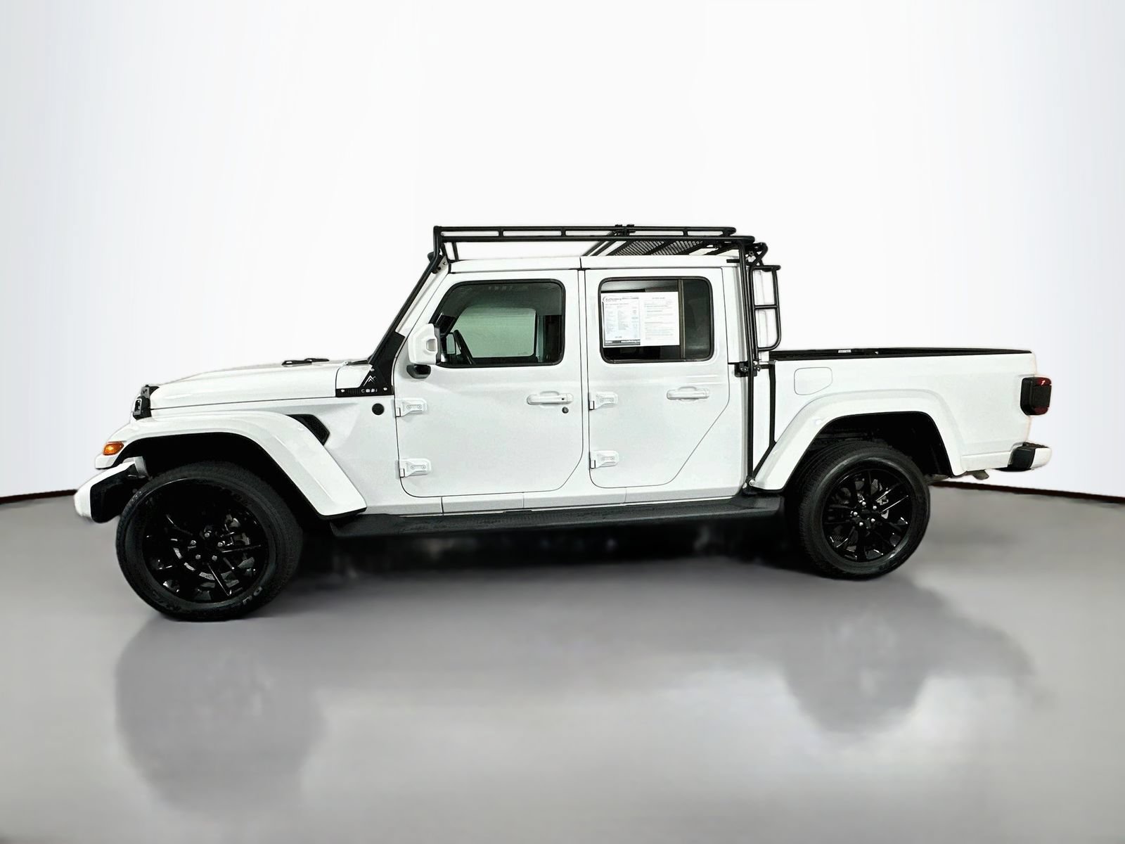 Used 2022 Jeep Gladiator Overland AWD/4WD image 4