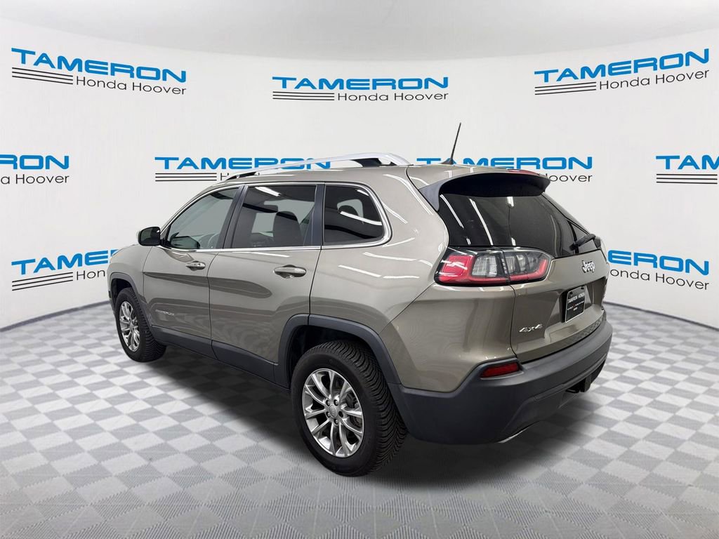 Used 2019 Jeep Cherokee Latitude Plus w/ Comfort/Convenience Group image 3