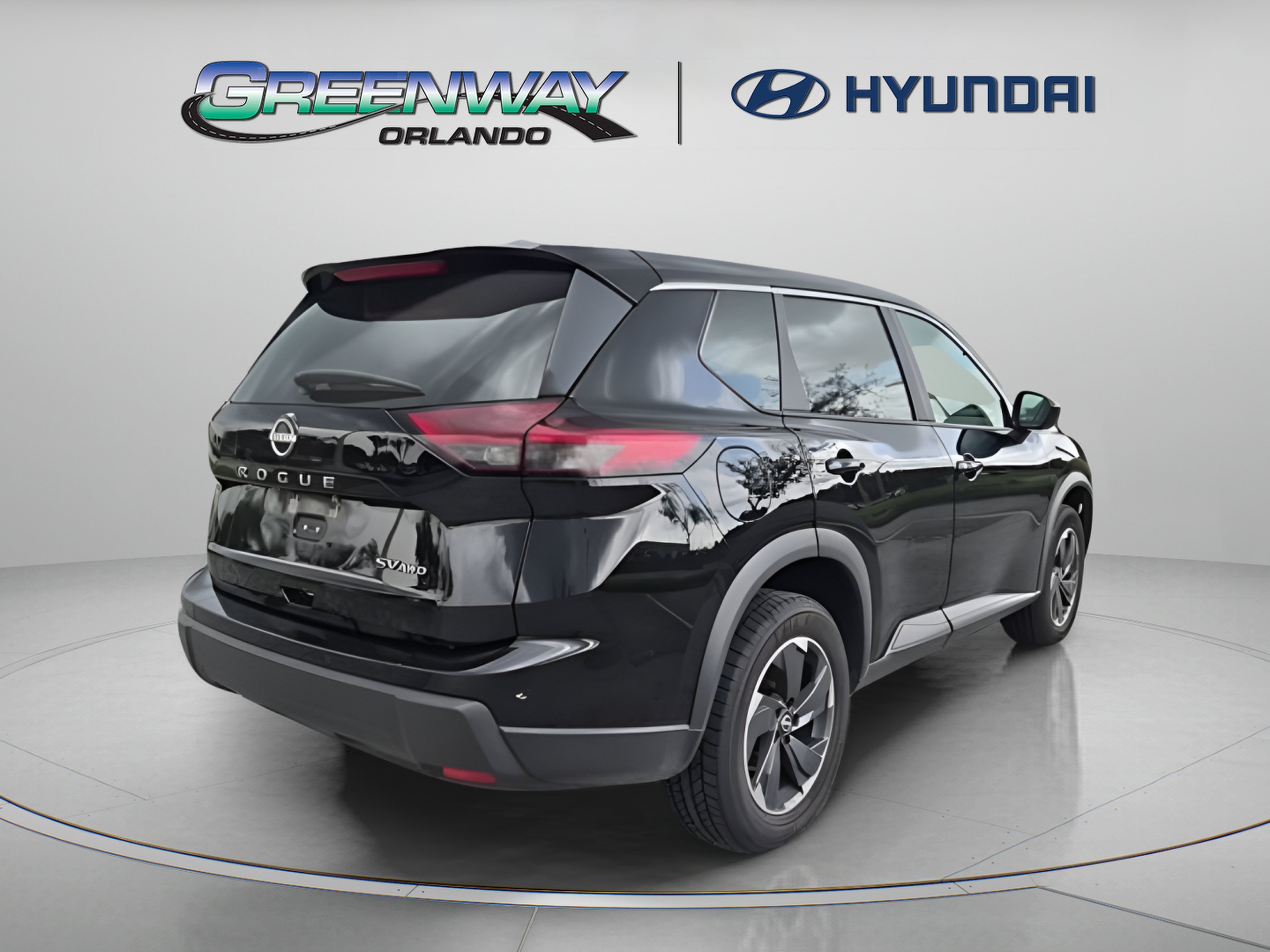 Used 2024 Nissan Rogue SV AWD/4WD image 3