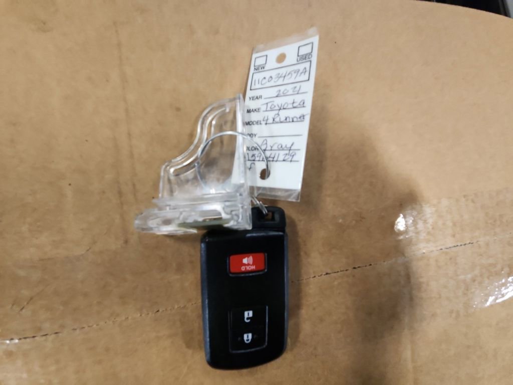 Used 2021 Toyota 4Runner Venture w/ Moonroof Package image 32