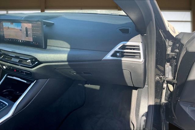 Used 2025 BMW 430i Coupe w/ Premium Package image 17