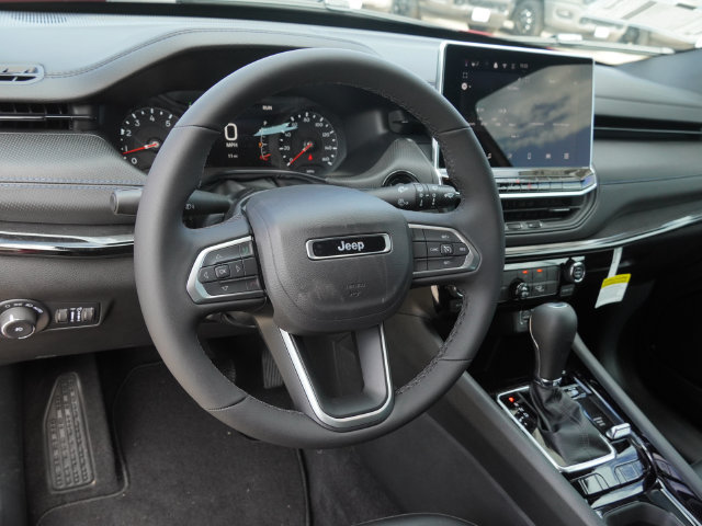 New 2026 Jeep Compass Latitude AWD/4WD image 17