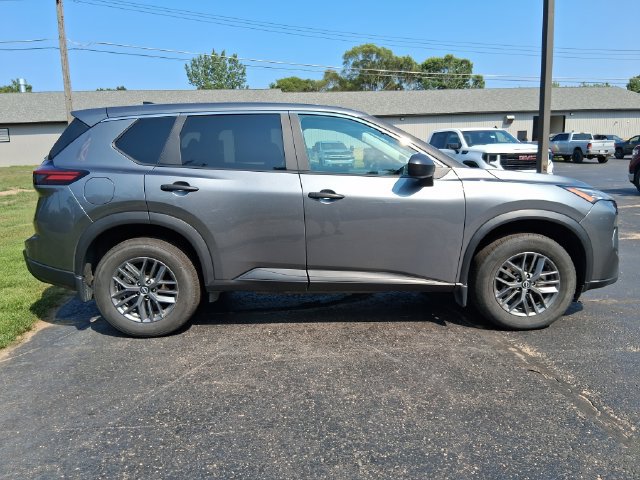 Used 2024 Nissan Rogue S AWD/4WD image 6