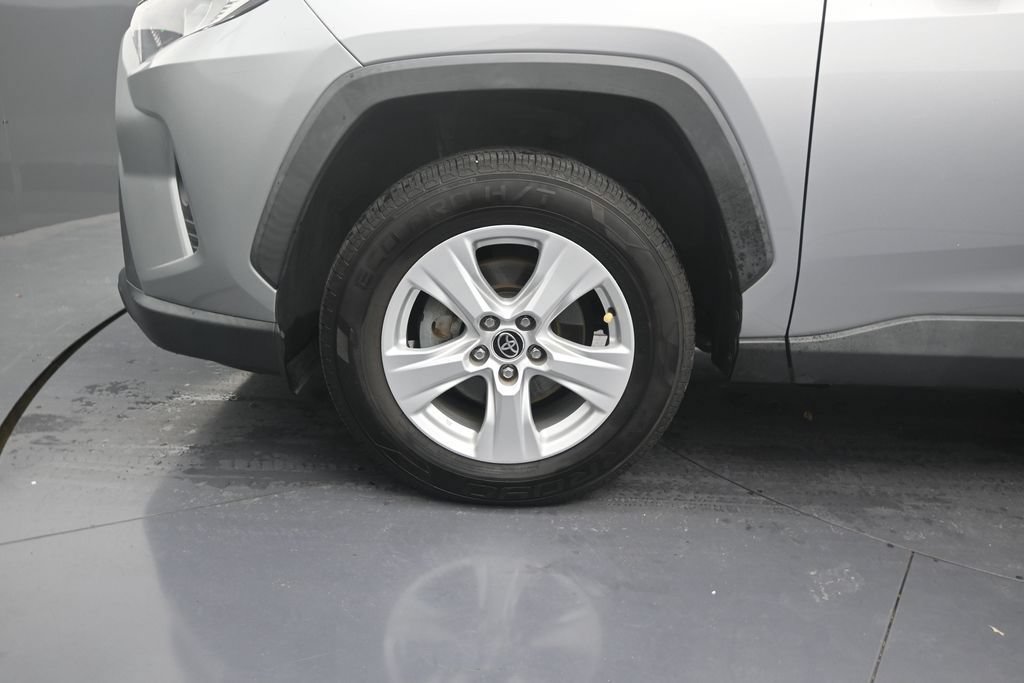 Used 2021 Toyota RAV4 XLE FWD image 9