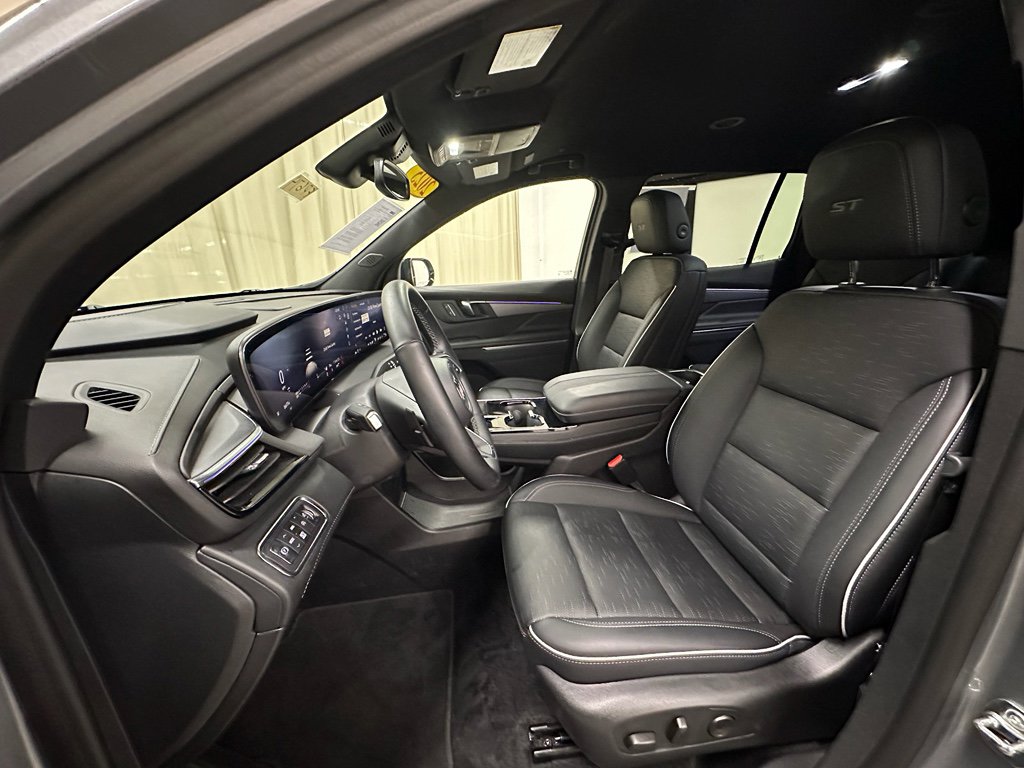 Used 2025 Buick Enclave Sport Touring image 29
