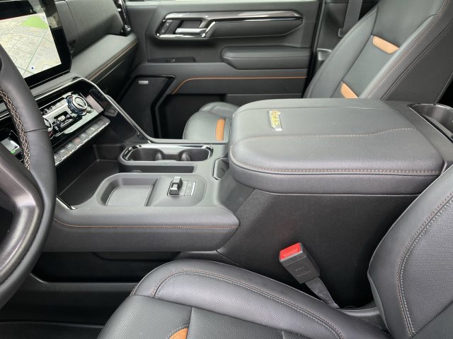 Used 2026 GMC Sierra 3500 AT4 w/ AT4 Premium Plus Package AWD/4WD image 21
