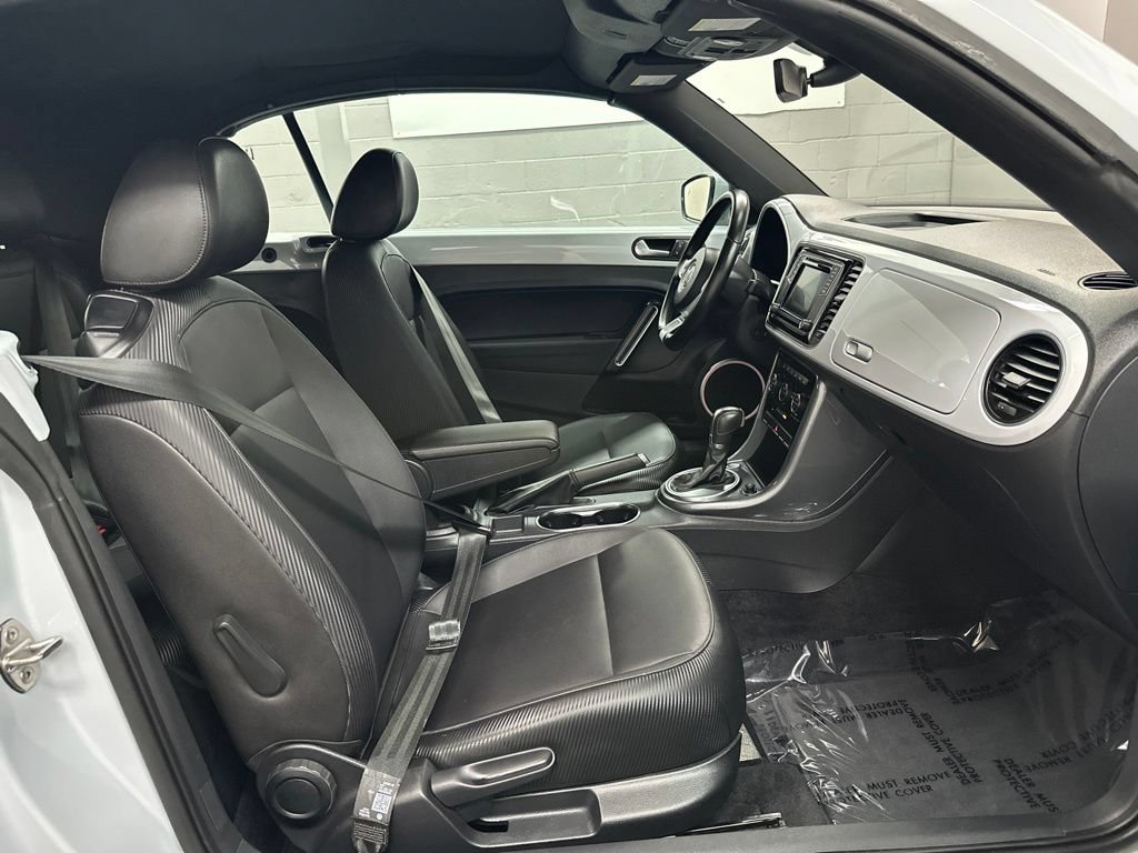 Used 2019 Volkswagen Beetle 2.0T SE FWD image 24