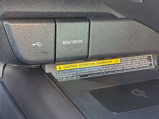 Used 2021 Toyota Camry XLE w/ Navigation Upgrade Package image 29