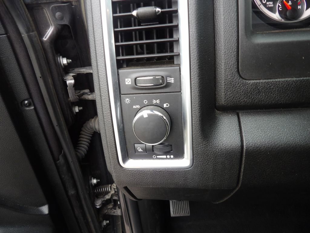 Used 2024 RAM 1500 Classic Warlock AWD/4WD image 13