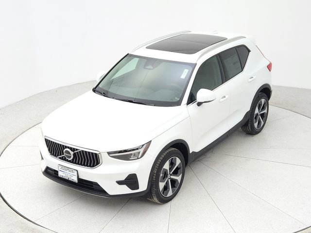 New 2025 Volvo XC40 B5 Core w/ Protection Package Premier image 13