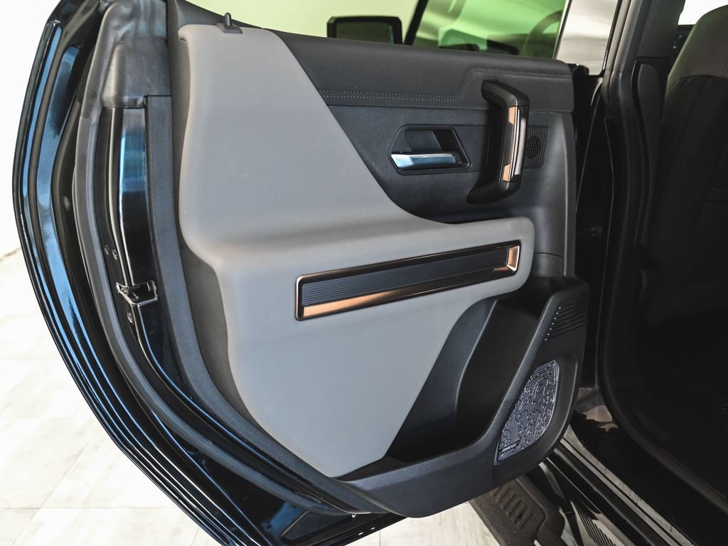 Used 2024 GMC Hummer EV 2X AWD/4WD image 11