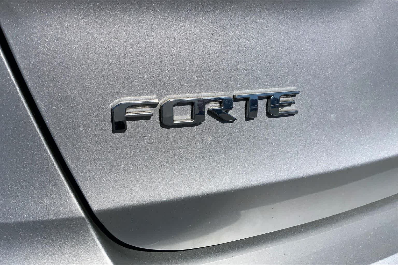 Used 2017 Kia Forte LX FWD image 31