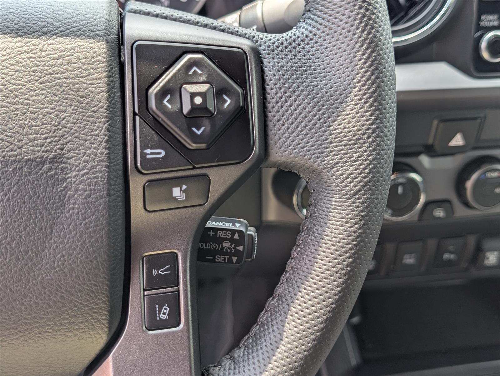 Used 2023 Toyota Tacoma TRD Off-Road w/ Technology Package AWD/4WD image 22