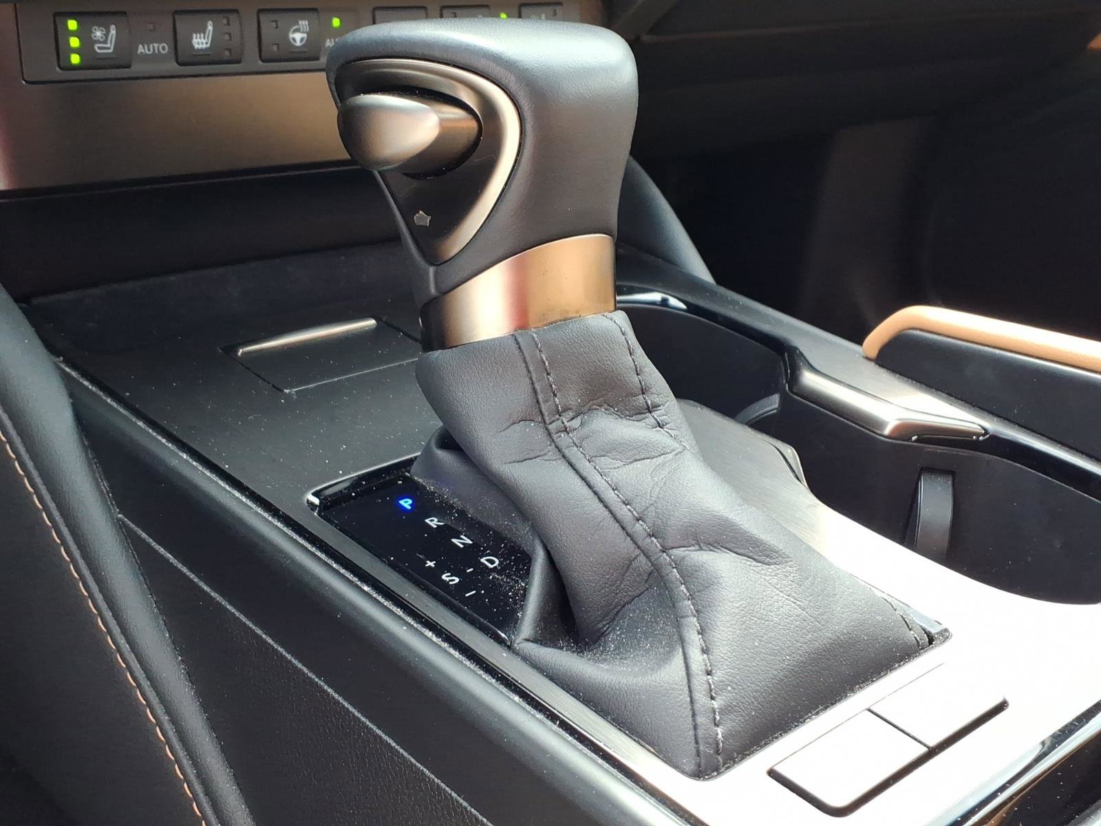 Used 2024 Lexus ES 300h Ultra Luxury w/ Accessory Package (Z2) image 16