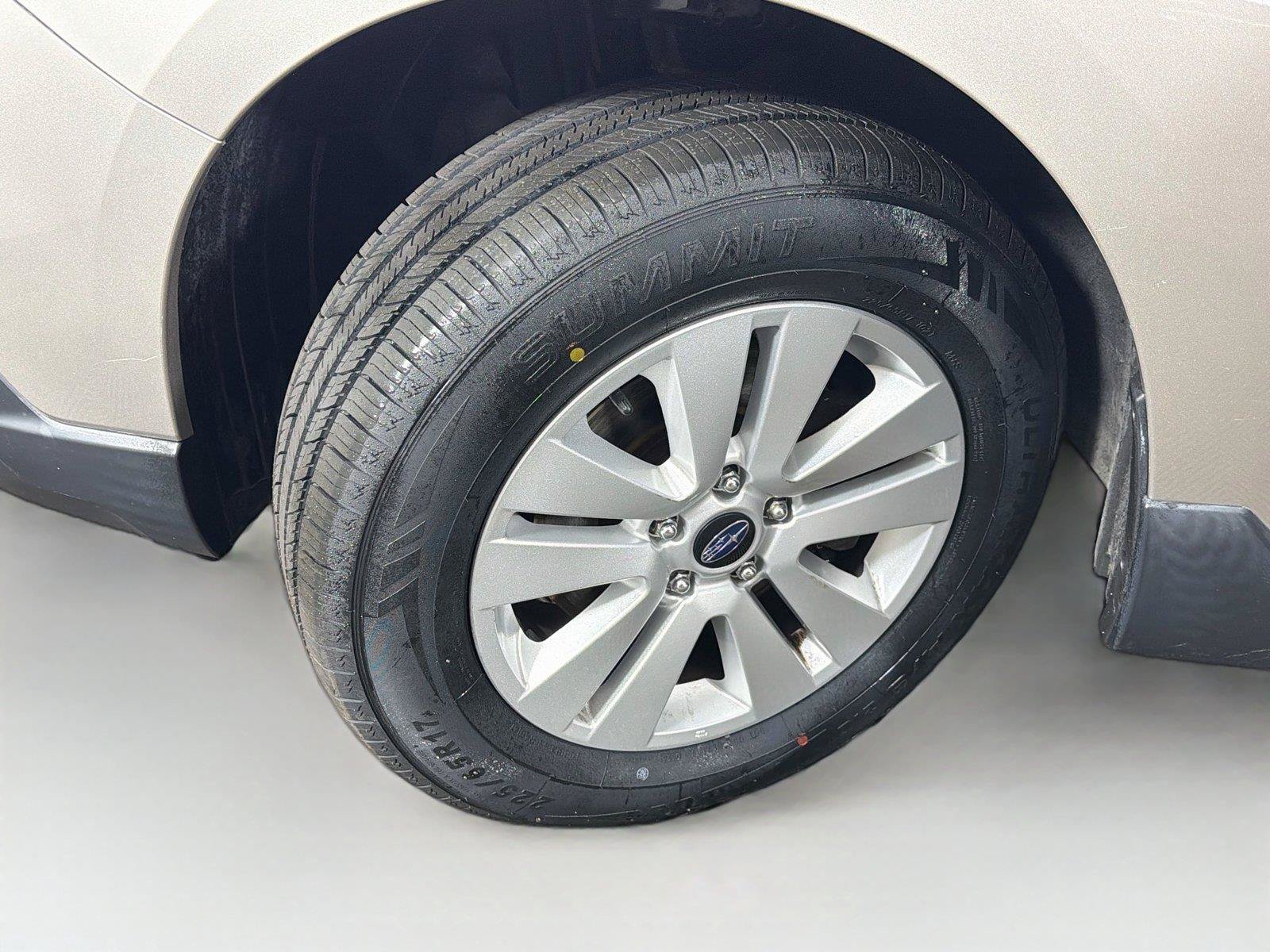 Used 2017 Subaru Outback 2.5i Premium AWD/4WD image 36